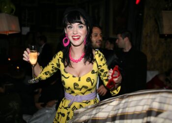 Sia – Fire Meet Gasoline