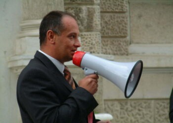 Visele de mărire politică nu-i dau pace lui Băişanu