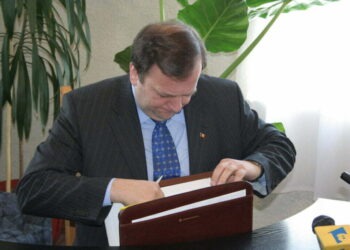 APIA Suceava îl atacă pe Traian Băsescu
