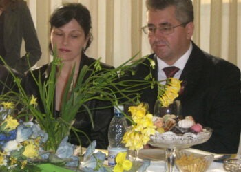 Primarul, sarmalele şi pelerinii