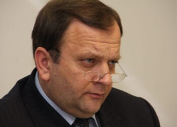 „Reacţii infantile şi necoapte”