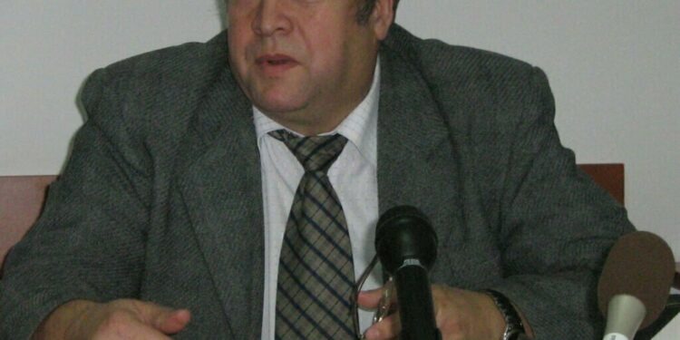 Mai puţini elevi, acelaşi număr de catedre