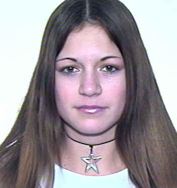 Adolescentă din Arbore, căutată de Poliţie