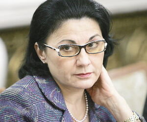 Datorii mari către meseriaşii care au lucrat la şcoli