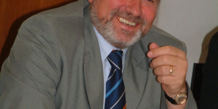 Costel, portofelul şi domnul director