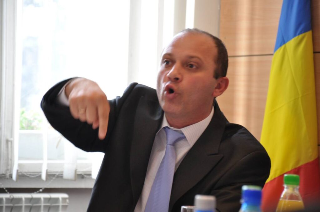 Banii de la UE pentru inundaţii nu pot fi folosiţi