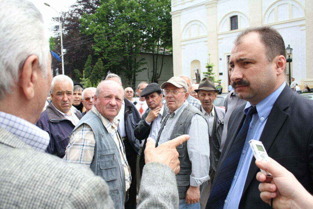 Pensionarii suceveni au ieşit în stradă