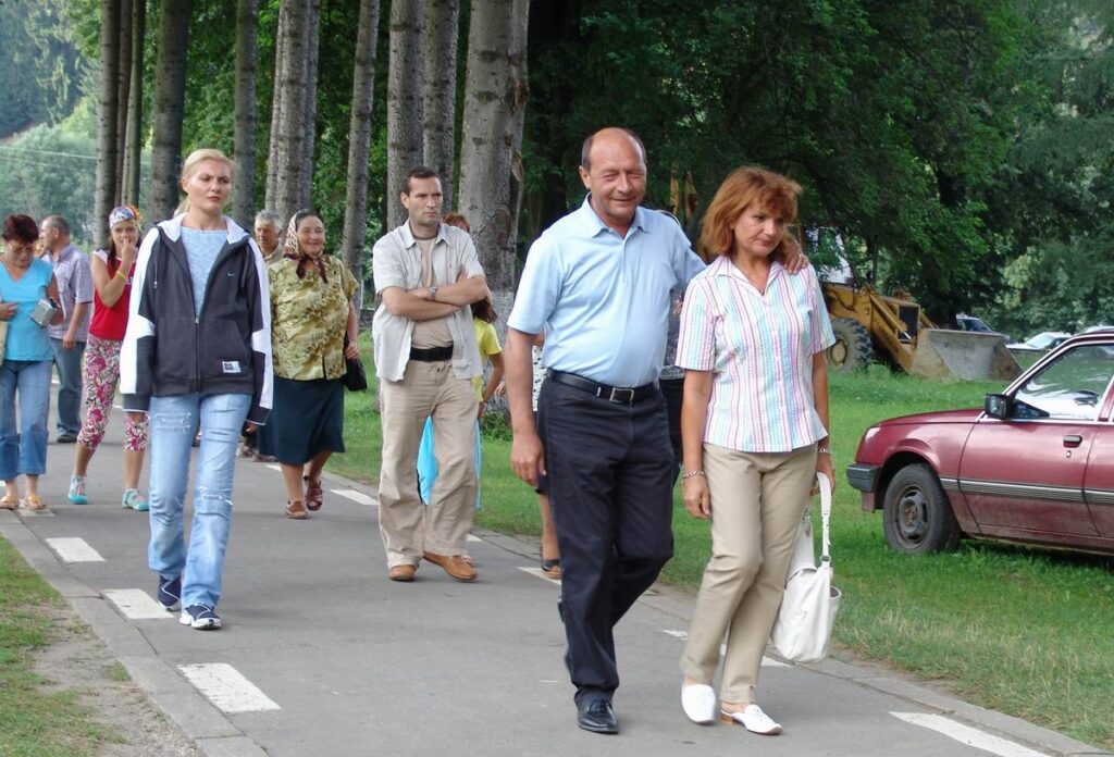 Maria Băsescu vine, la Suceava, cu ajutoare