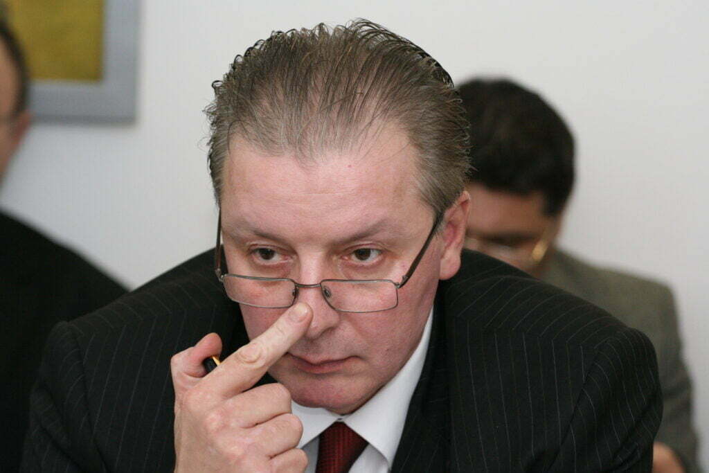 Deputatul Uricec, snopit în bătaie de criză