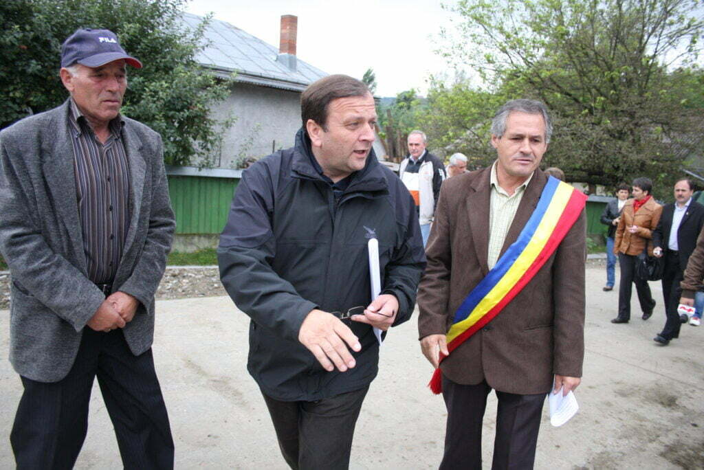 La Hîrtop au fost betonaţi 2 kilometri de drum