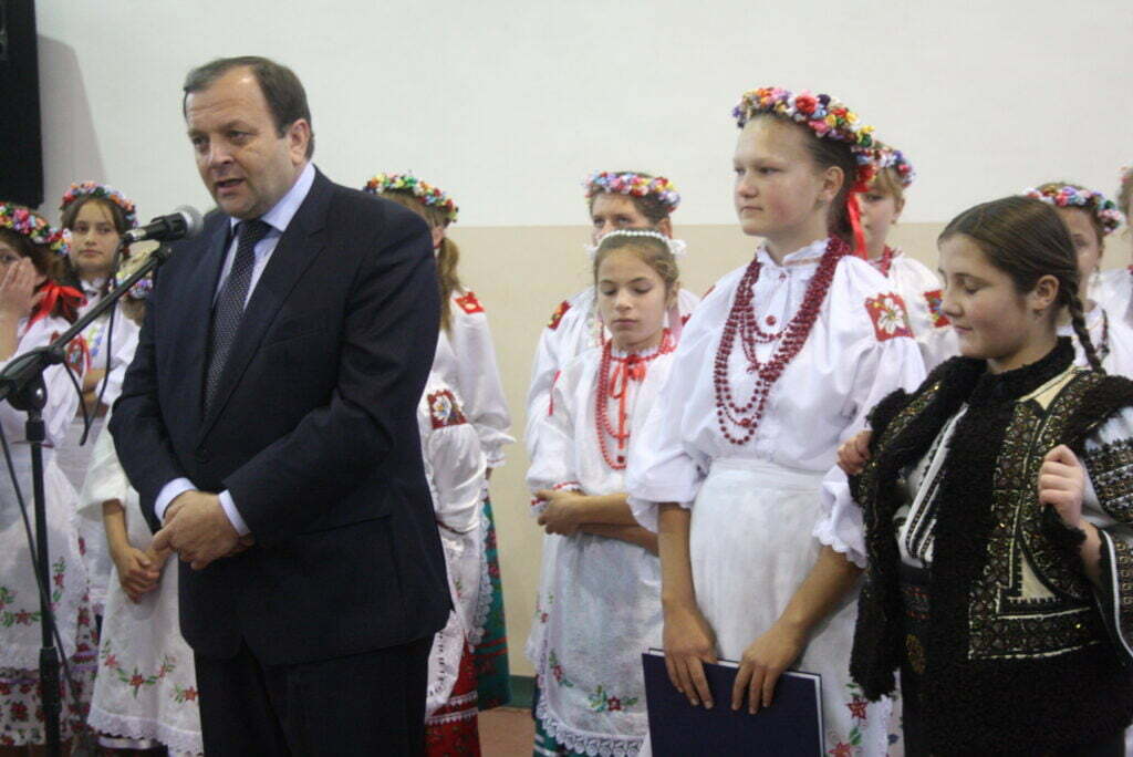 Şcoala din Poiana Micului a primit numele jurnalistei poloneze Krystyna Bochenek