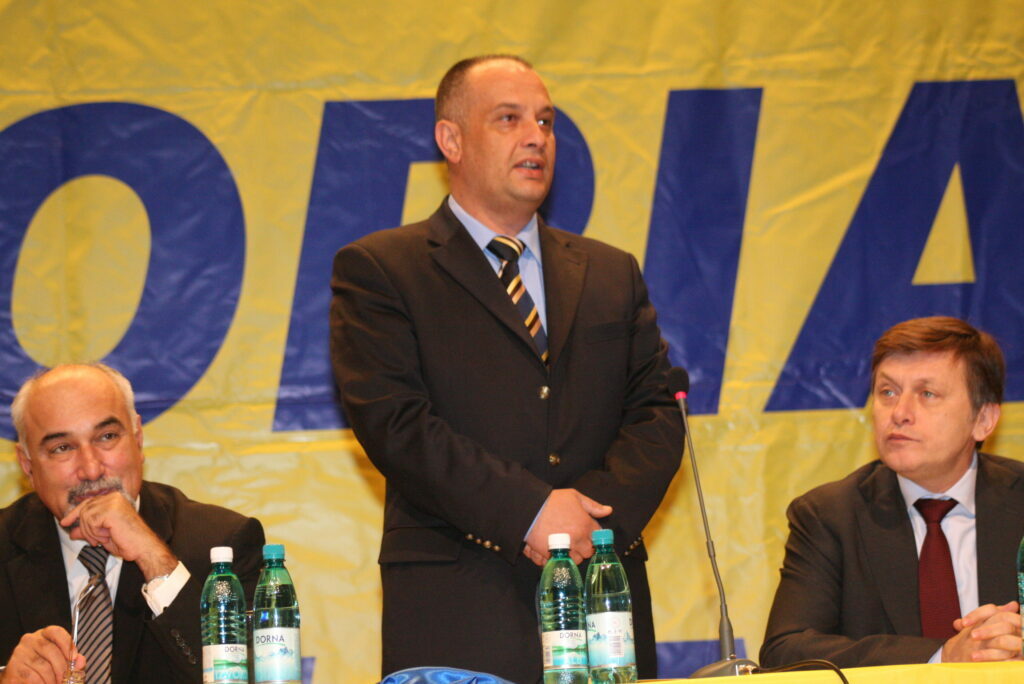 Crin Antonescu nu vrea alianţe cu Traian Băsescu şi nu are ce discuta cu Gheorghe Flutur