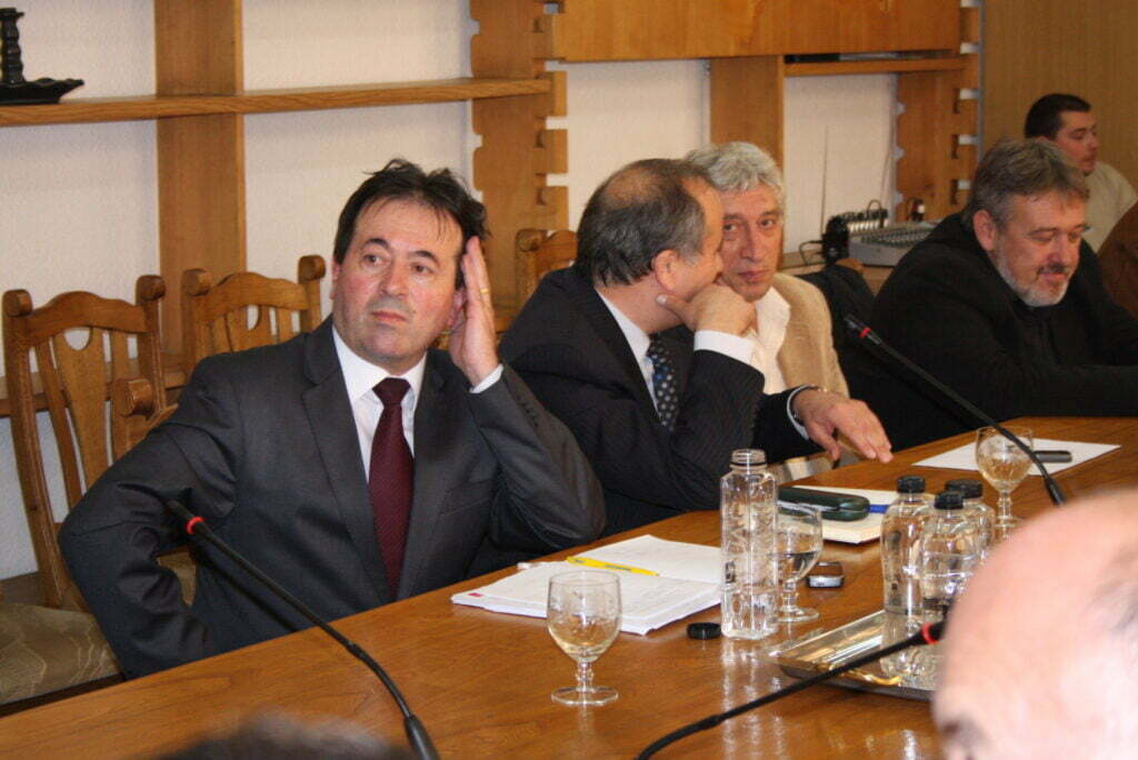 Primarul din Vatra-Dornei trimite municipiul-staţiune la cerşit
