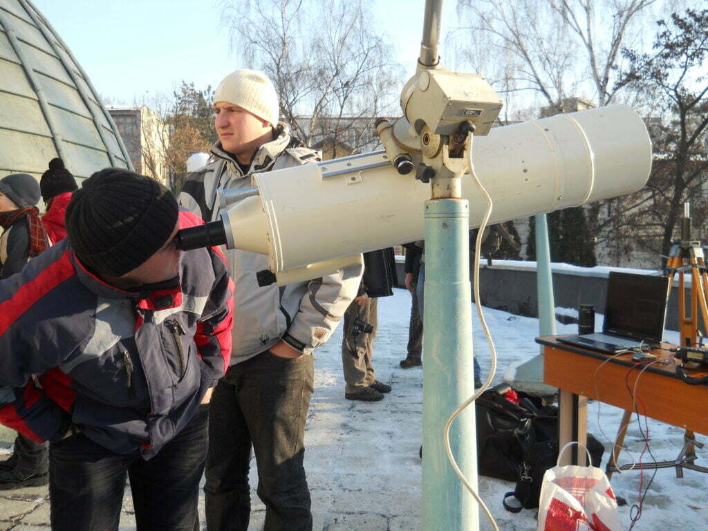 Zeci de suceveni au urmărit eclipsa de la Observatorul Astronomic