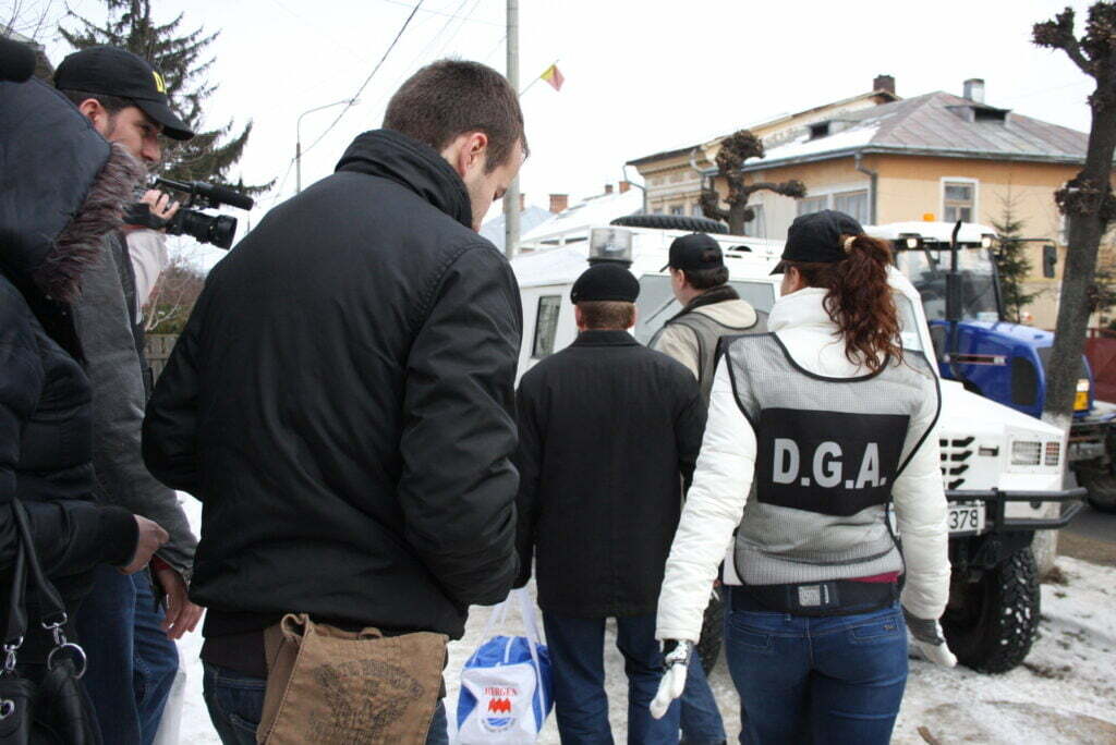 15 vameşi şi poliţişti de frontieră de la Siret, arestaţi
