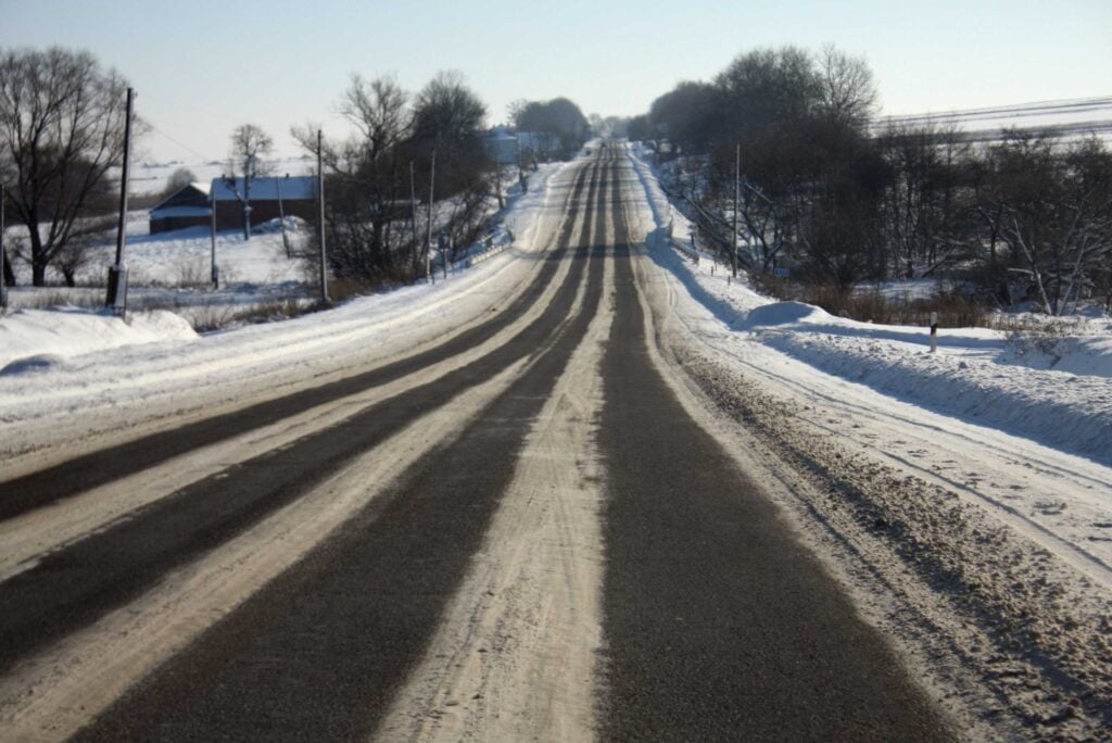 Ninsoare şi intensificări ale vîntului