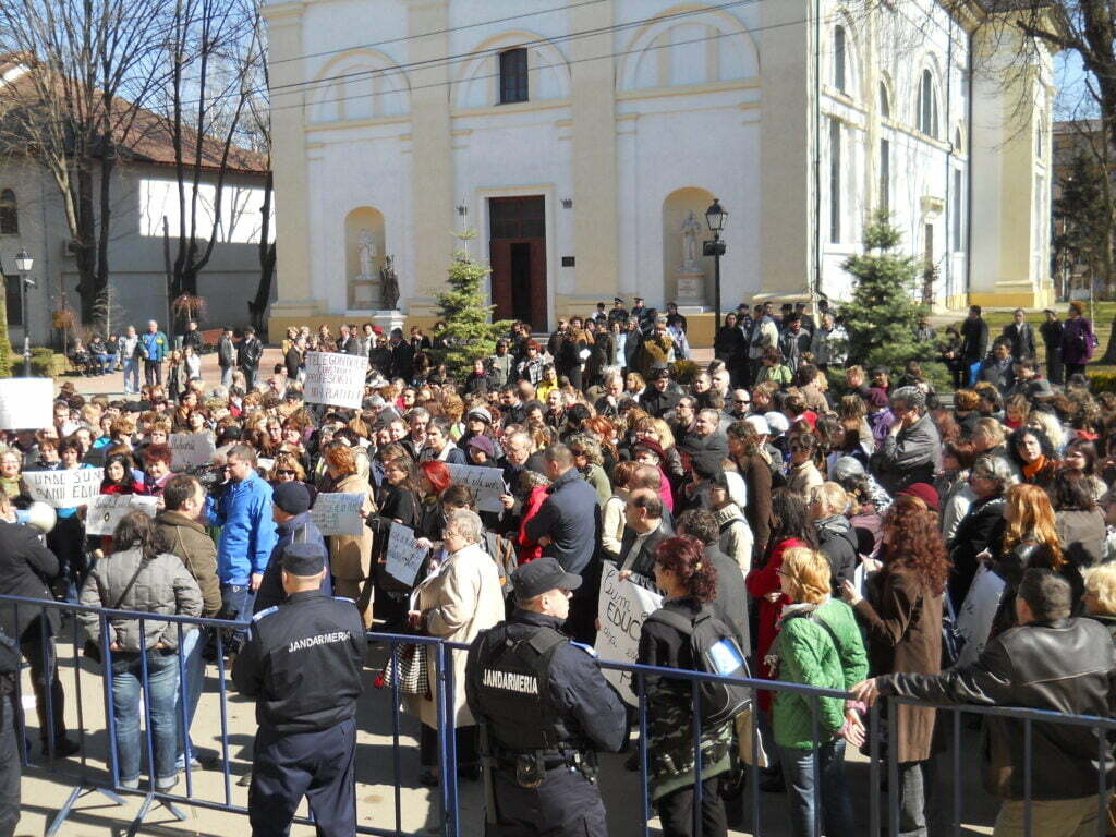 Greva profesorilor suceveni ia amploare