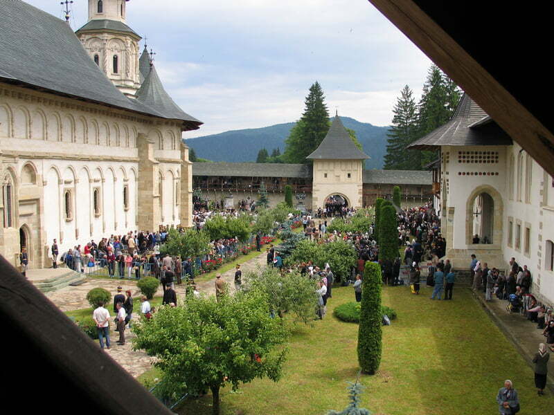 Sărbătoarea turcilor, la Mănăstirea Putna