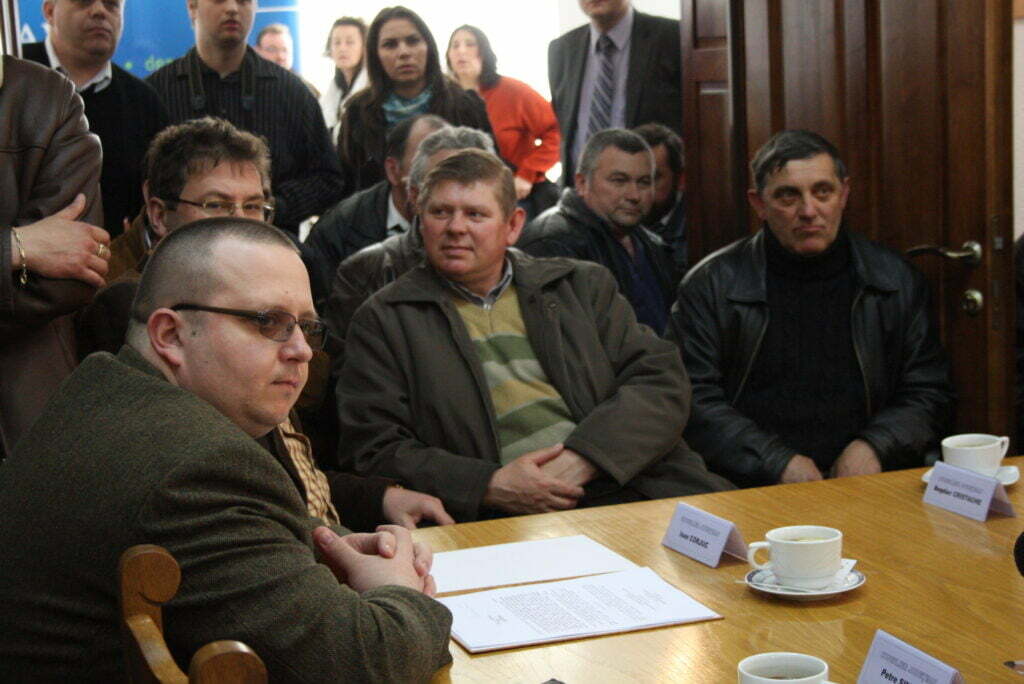 Dat afară din partid, Ioan Corjuc s-a făcut analist politic