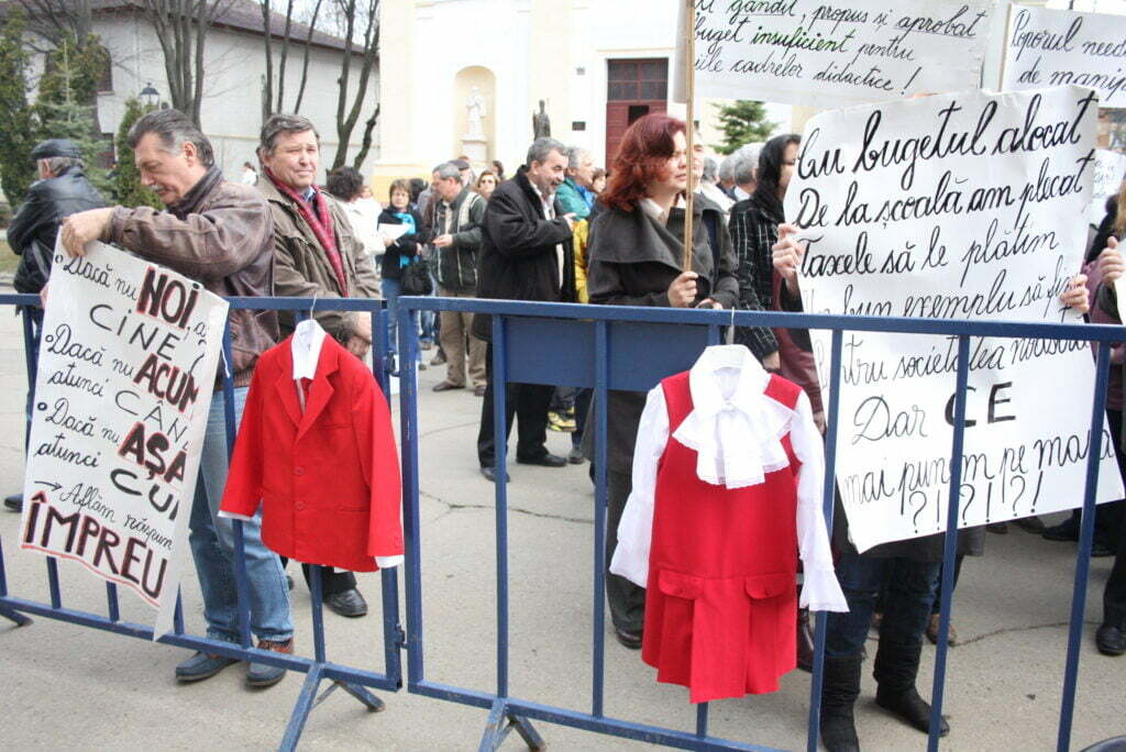 Profesorii suceveni vor să se adreseze CEDO