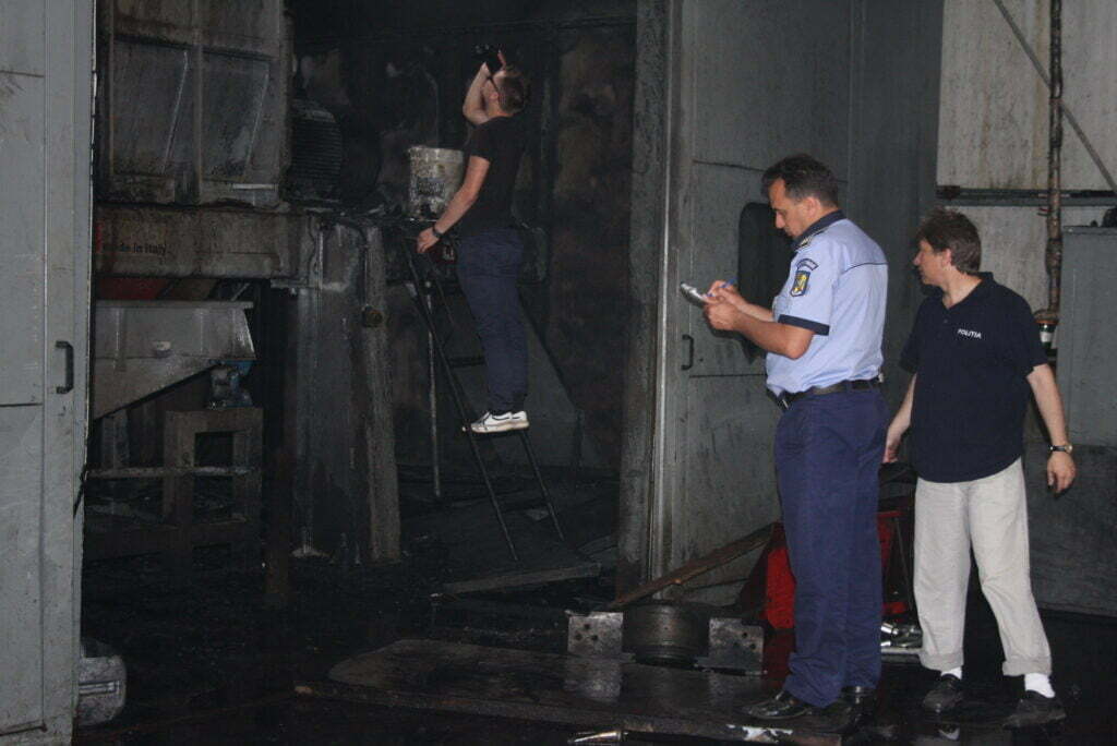Trei răniţi într-o explozie care a avut loc la Milişăuţi