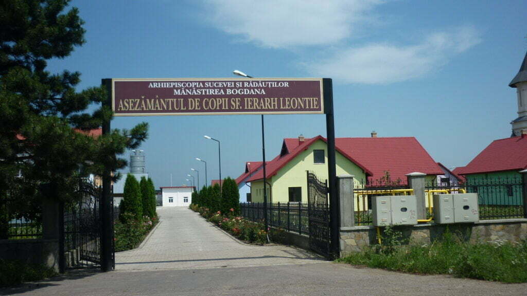 Aşezămîntul social al Mănăstirii Bogdana desfiinţează trei centre de plasament