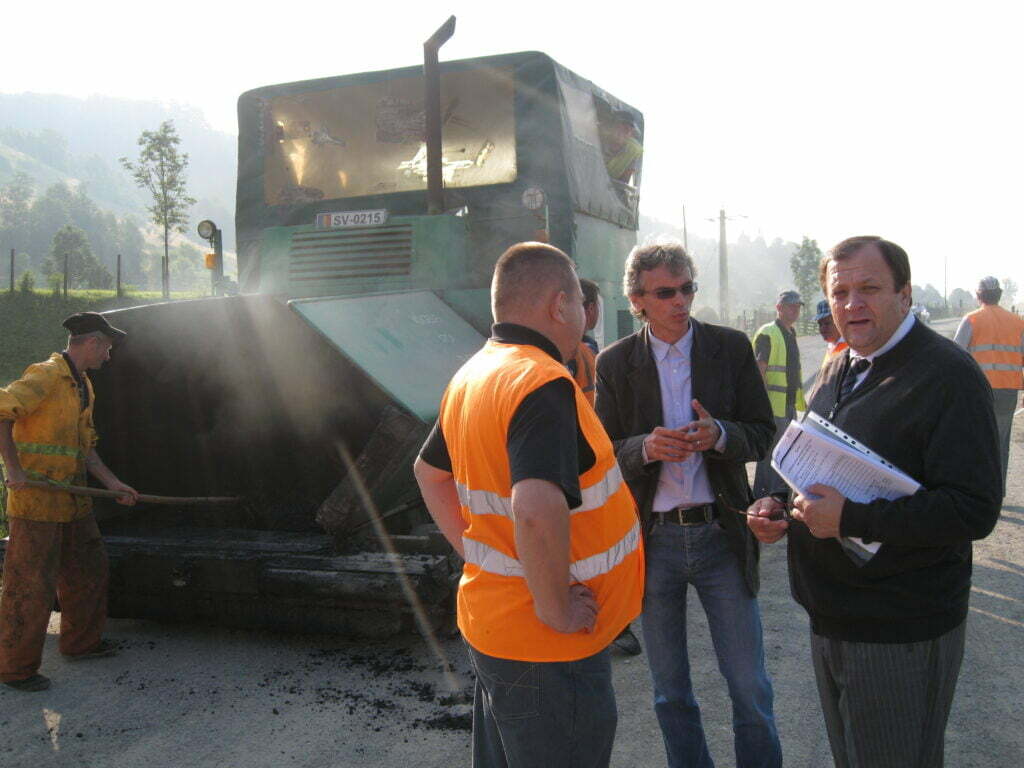 Lucrările la drumul Poiana Micului-Suceviţa, în grafic