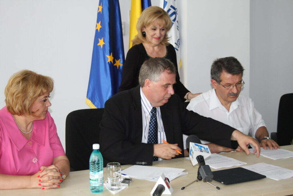 Contractul de finanţare a platformei e-educaţie, semnat