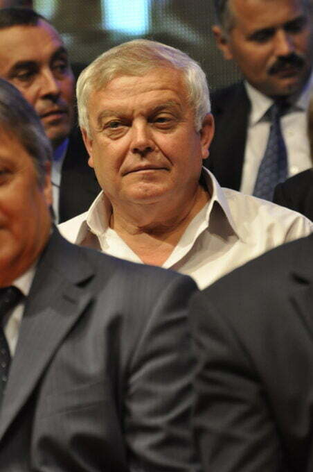 Primarul a promis că va candida din partea PDL, comuna a primit bani de la Guvernul PDL