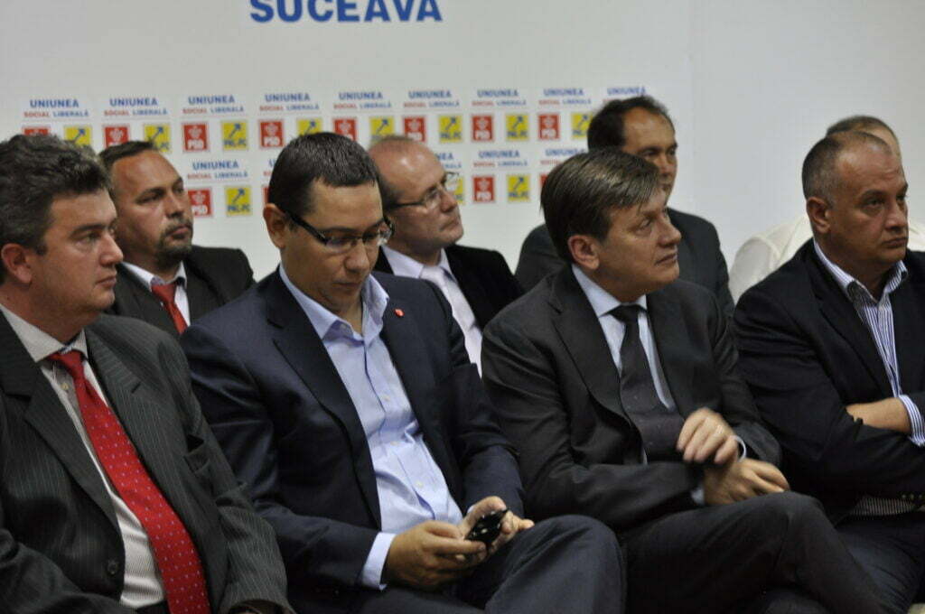 Schimburi de replici între Victor Ponta şi Gheorghe Flutur