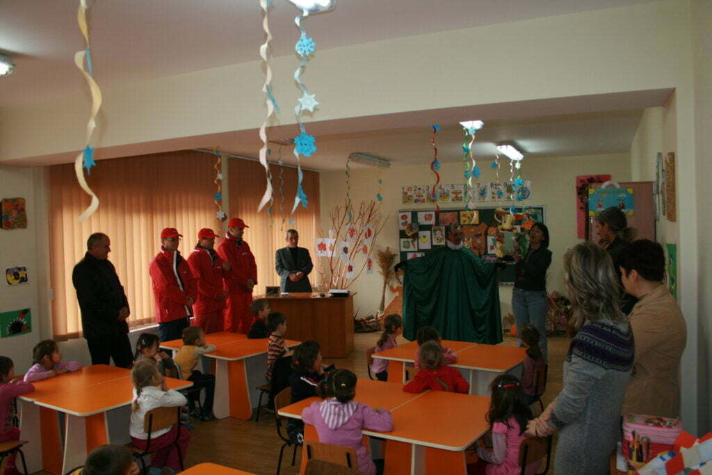 Cadouri de la E.On pentru copiii din Sadău şi Brodina