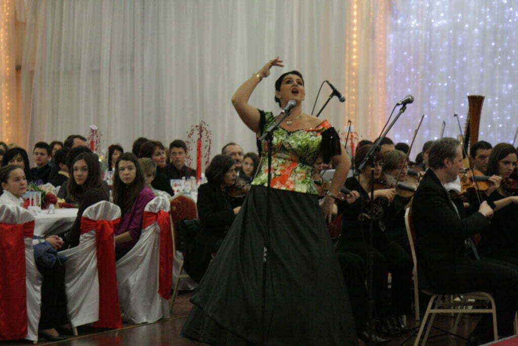 Ministrul Funeriu, absent de la „Serbarea performanţei şcolare”