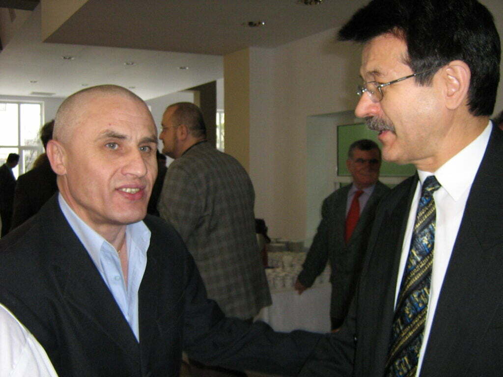 Aurel Burciu, specialist în terfelit imagini