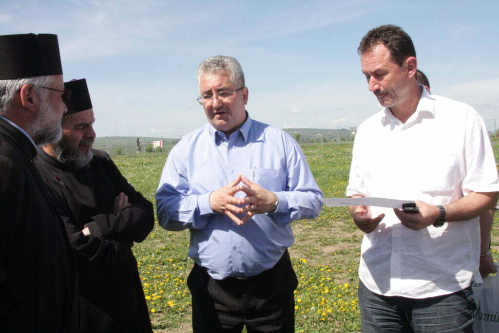 Primarul Lungu, pe terenul de la Iţcani unde se construieşte un cimitir