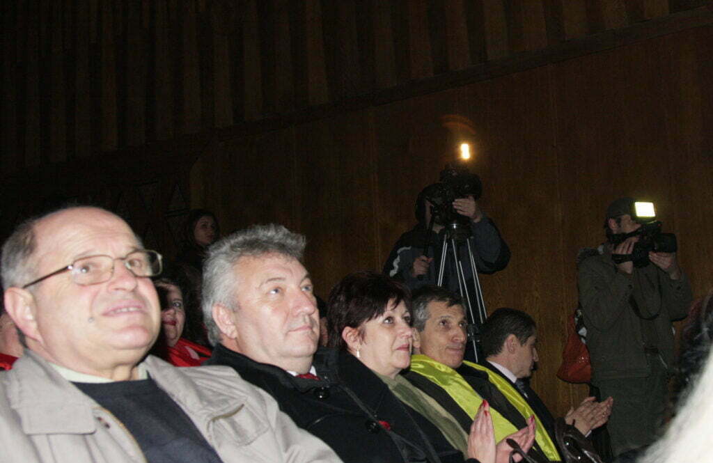 Eveniment electoral pe întuneric şi cu reproşuri la adresa deputatului Pardău