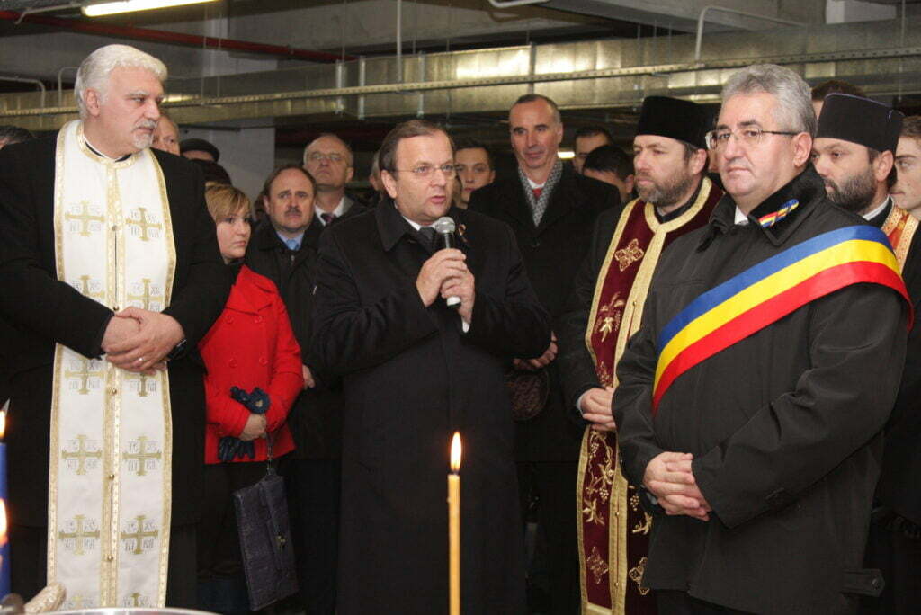 Parcările subterane, date în folosinţă cu patru luni mai devreme