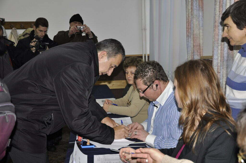 Prefectul Sinescu a votat pentru binele populaţiei