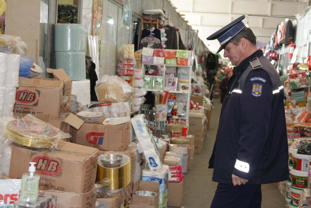 Amenzi de 132.000 de lei, după o razie în centrul comercial „Rozita”