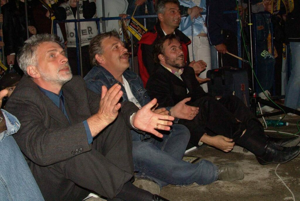 Omul cu realizările, dar şi cu spectacolele ieftine