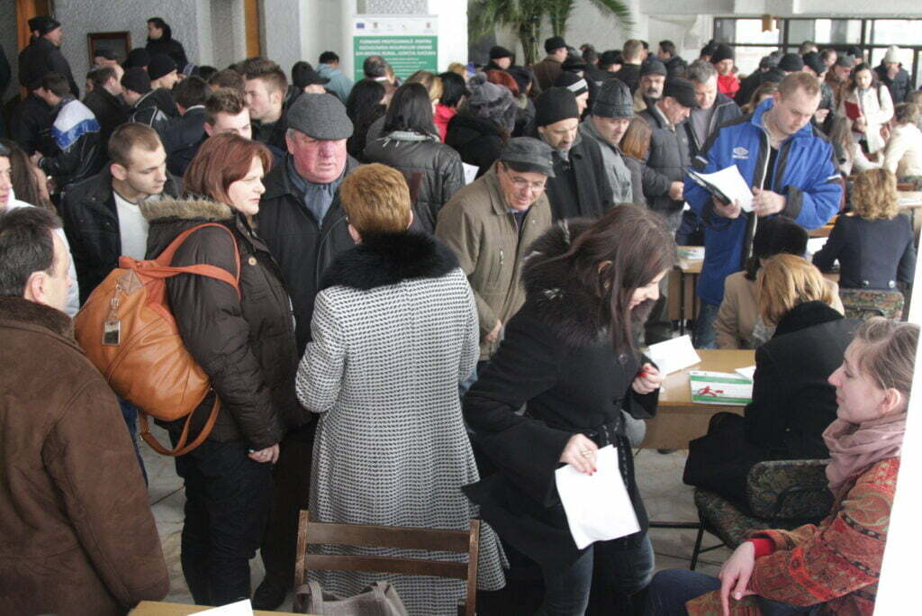 Bursa Locurilor de Muncă: 53 de suceveni, angajaţi pe loc