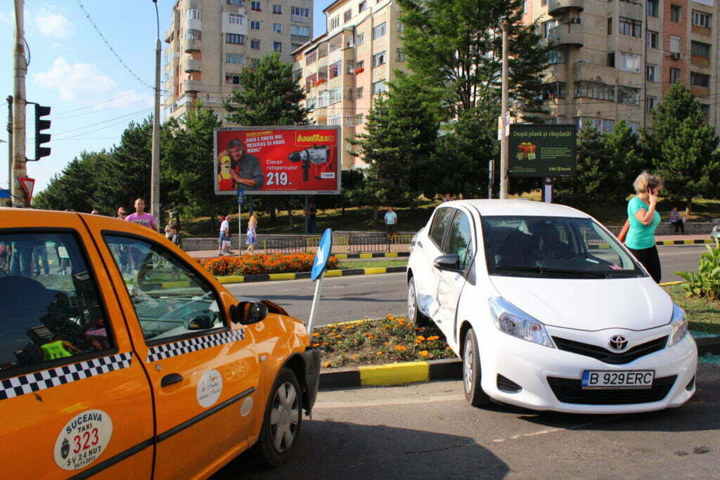 Poliţişti acuzaţi că sînt vinovaţi de producerea unui accident de circulaţie