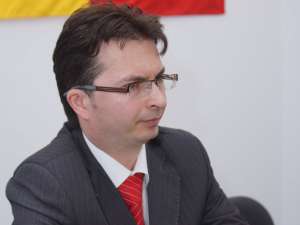 DNA l-a reţinut pe avocatul Paul Rusu, consilier local PC