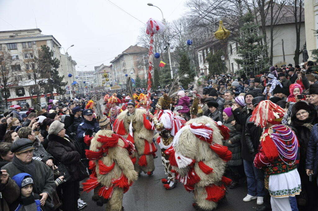 Peste 5.000 de spectatori, la spectacolul „După datina străbună”