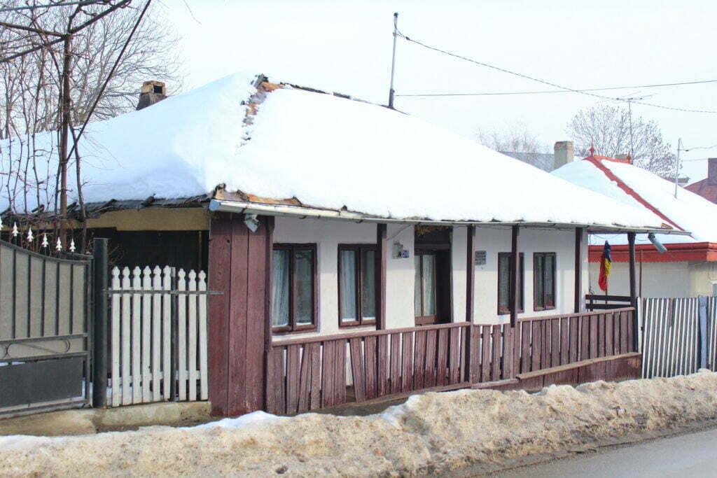 Casa „Ion Creangă” din Fălticeni, scoasă din la nou la vînzare