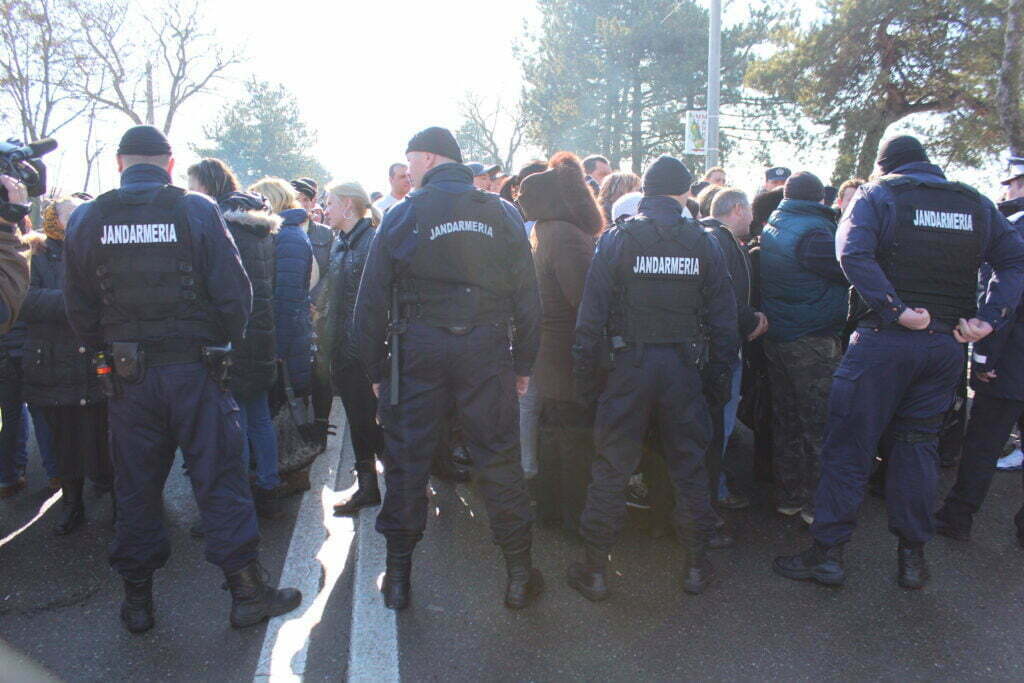 Protestatarii din Vama Siret riscă să fie amendaţi