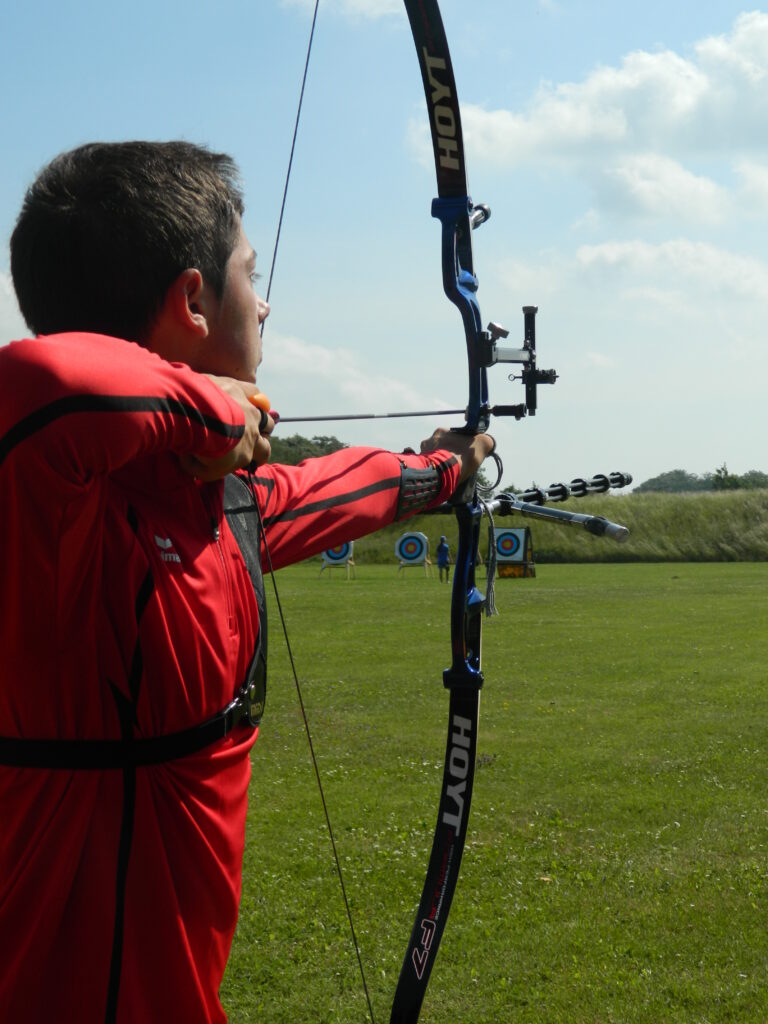 Un student sucevean, la Campionatul Mondial de Tir cu Arcul
