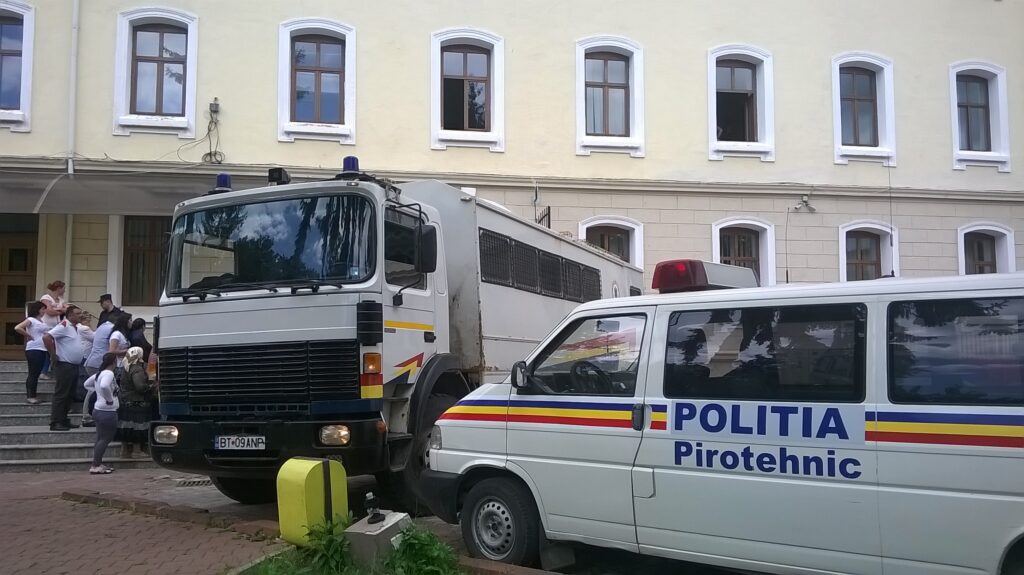 Alarmă falsă cu bombă la Palatul de Justiţie