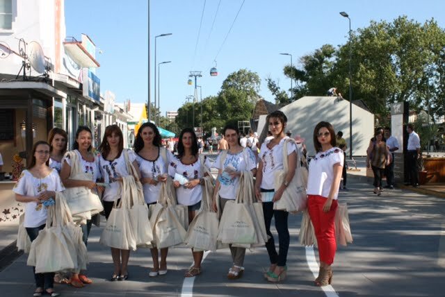 10 bilete pentru Bucovina, la tîrgul de la Mamaia