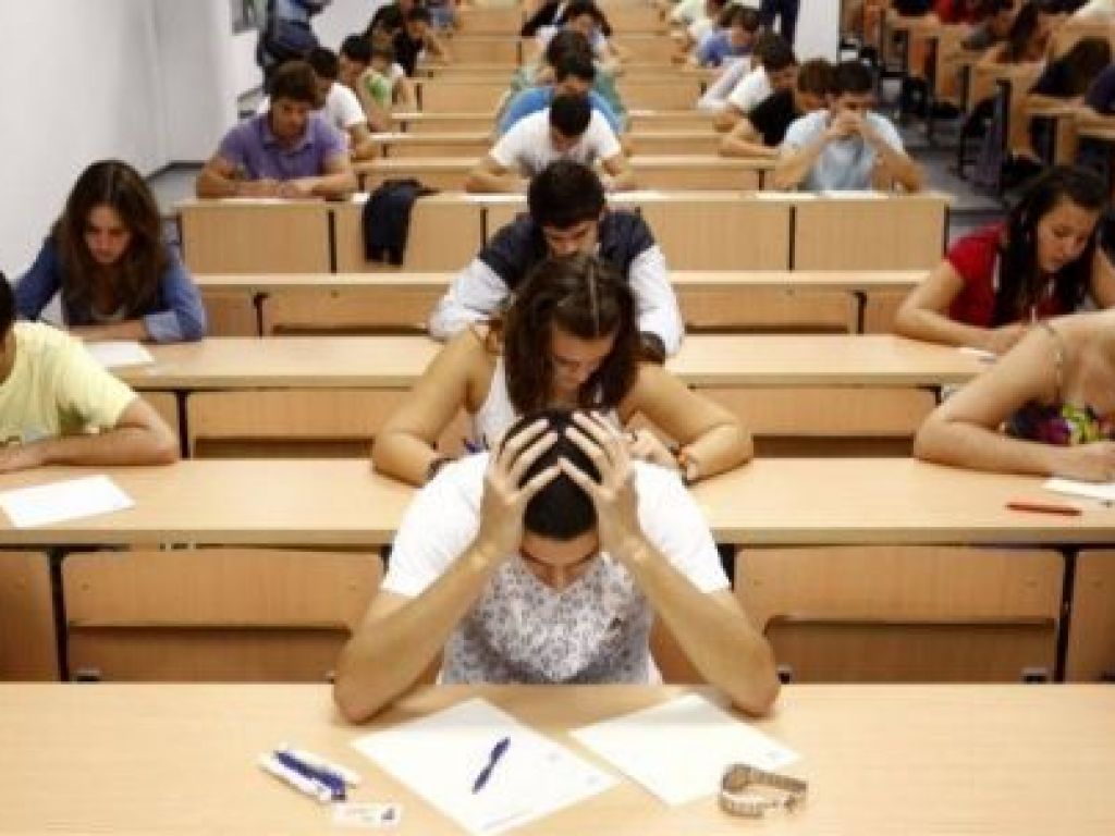Sute de absenţi la bacalaureatul de toamnă