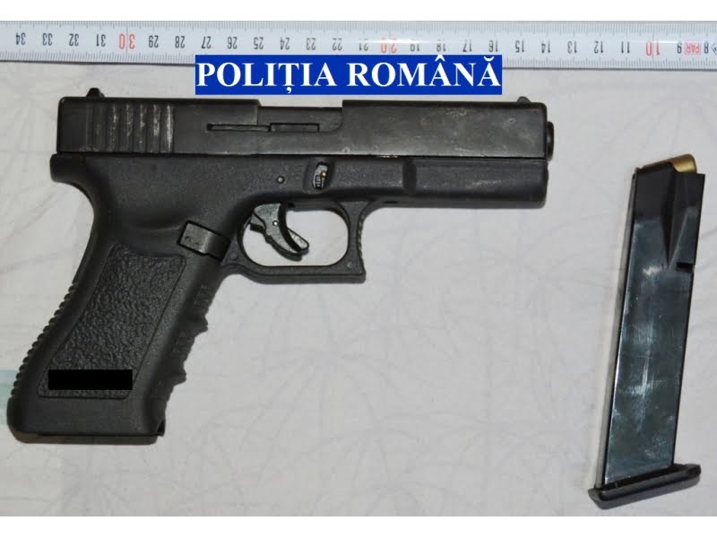 Suspiciuni de contrabandă cu arme şi la Suceava